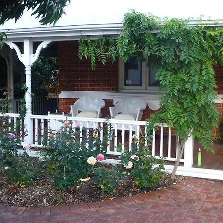 Lakeside Bed & Breakfast Perth Bagian luar foto