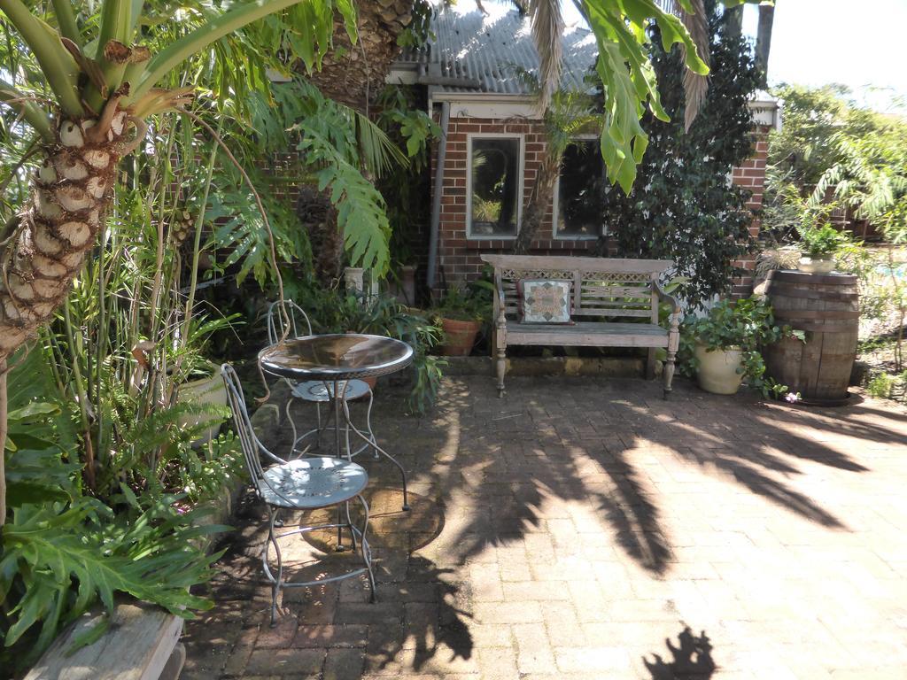 Lakeside Bed & Breakfast Perth Bagian luar foto