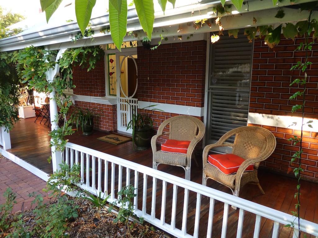 Lakeside Bed & Breakfast Perth Bagian luar foto